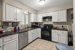 9838 Rocky Hollow Rd, La Porte, TX 77571 - Photo 4