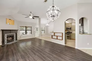 8022 N Tarrytown Crossing Dr, Conroe, TX 77304 - Photo 14