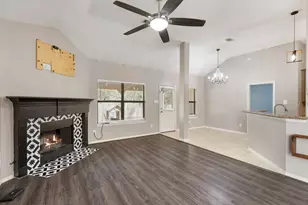 8022 N Tarrytown Crossing Dr, Conroe, TX 77304 - Photo 12