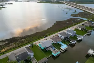 9 N White Heron Dr, La Marque, TX 77568 - Photo 46