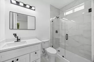 428 Neyland St, Houston, TX 77022 - Photo 12