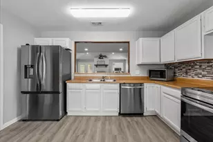 419 Forest Hills Dr, League City, TX 77573 - Photo 14