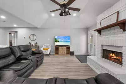 419 Forest Hills Drive, League City, TX 77573 - Photo 10