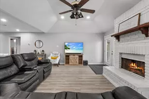 419 Forest Hills Dr, League City, TX 77573 - Photo 10