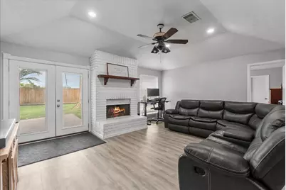 419 Forest Hills Drive, League City, TX 77573 - Photo 8