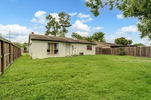 14618 Flair Dr, Houston, TX 77049 - Photo 18