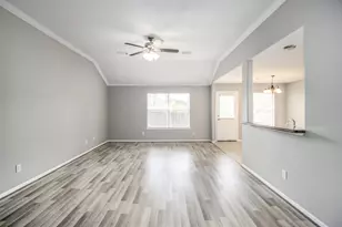 406 Woodlake Dr, Houston, TX 77336 - Photo 8