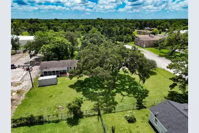 444 E Clay Street, West Columbia, TX 77486 - Photo 10