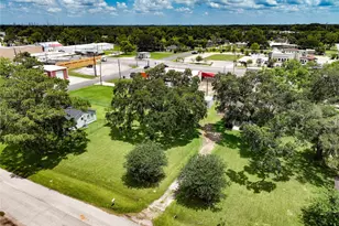 444 E Clay St, West Columbia, TX 77486 - Photo 12