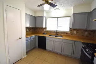 8006 Marisol Dr, Houston, TX 77083 - Photo 10