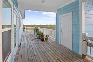1682 Hamilton Ave, Gilchrist, TX 77617 - Photo 34