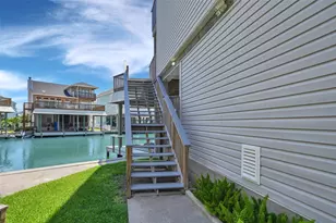 543 Sunset Cir, Galveston, TX 77554 - Photo 32