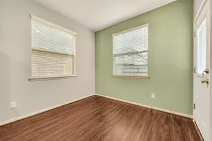 4602 E Meadow Dr, Deer Park, TX 77536 - Photo 10