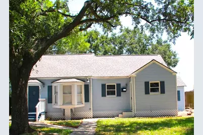 807 10th Avenue N, Texas City, TX 77590 - Photo 1