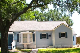 807 10th Ave N, Texas City, TX 77590 - Photo 1