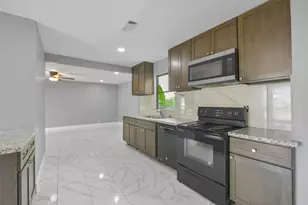 1913 Scarborough Ln, Pasadena, TX 77502 - Photo 8