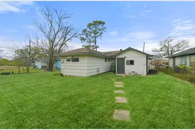 1913 Scarborough Lane, Pasadena, TX 77502 - Photo 22