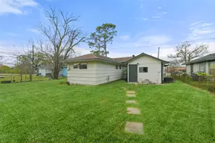 1913 Scarborough Ln, Pasadena, TX 77502 - Photo 22
