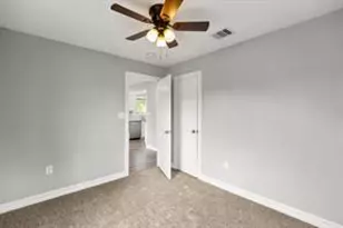 5210 Pickfair St, Houston, TX 77026 - Photo 12