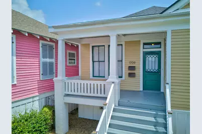 1709 Avenue N 1/2, Galveston, TX 77550 - Photo 2