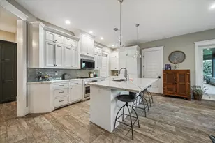 1255 Bronco Trail, Angleton, TX 77515 - Photo 36