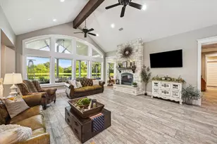 1255 Bronco Trail, Angleton, TX 77515 - Photo 4