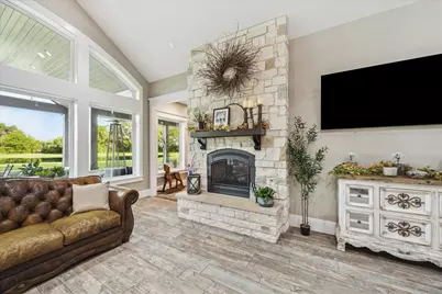 1255 Bronco Trail, Angleton, TX 77515 - Photo 12