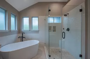 110 S Longsford Cir, The Woodlands, TX 77382 - Photo 26