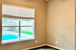 110 S Longsford Cir, The Woodlands, TX 77382 - Photo 16