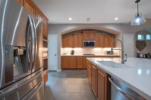 110 S Longsford Cir, The Woodlands, TX 77382 - Photo 12