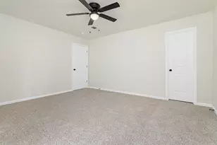 2 Sandelwood Trl Trail, Beaumont, TX 77706 - Photo 16