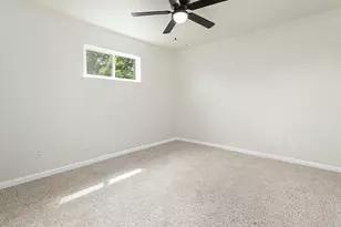 2 Sandelwood Trl Trail, Beaumont, TX 77706 - Photo 20