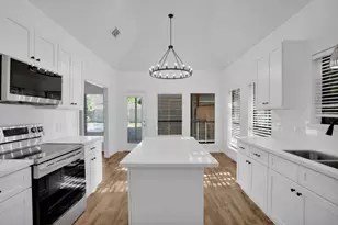 12411 Exbury Ct, Tomball, TX 77377 - Photo 2