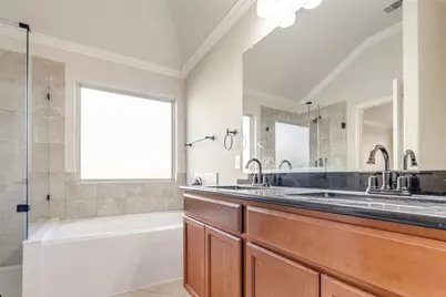 1630 York Creek Drive, Houston, TX 77014 - Photo 16