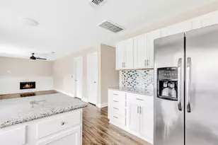 3607 Helen Ln, Pearland, TX 77581 - Photo 12