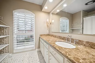 7525 Del Monte Drive, Houston, TX 77063 - Photo 22