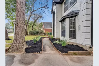 138 N Dreamweaver Circle, The Woodlands, TX 77380 - Photo 10