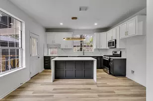 138 N Dreamweaver Cir, The Woodlands, TX 77380 - Photo 8