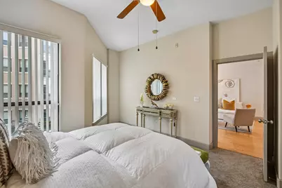 1901 Post Oak Boulevard #2607, Houston, TX 77056 - Photo 16