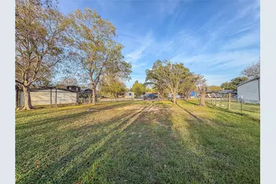 907 Westview Circle, Caldwell, TX 77836 - Photo 6