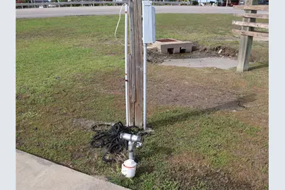 3401 Highway 6, Hitchcock, TX 77563 - Photo 2