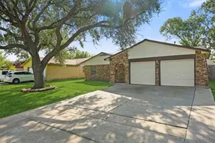 550 Slumberwood Dr, Houston, TX 77013 - Photo 2