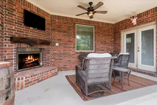 2077 Brookmont Dr, Conroe, TX 77301 - Photo 28