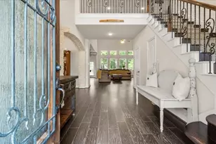 2077 Brookmont Dr, Conroe, TX 77301 - Photo 2