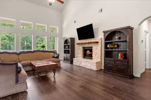 2077 Brookmont Dr, Conroe, TX 77301 - Photo 16