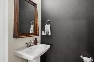 2077 Brookmont Dr, Conroe, TX 77301 - Photo 10