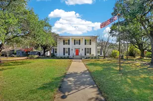 607 S Haswell Dr, Bryan, TX 77803 - Photo 2
