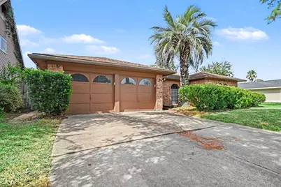 807 Voyager Drive, Houston, TX 77062 - Photo 2