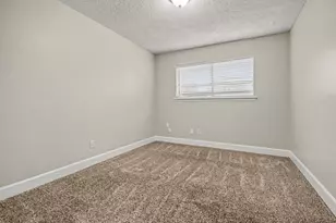 807 Voyager Dr, Houston, TX 77062 - Photo 12