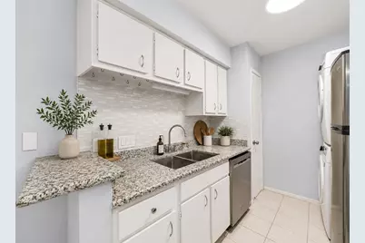2100 Wilcrest Drive #140, Houston, TX 77042 - Photo 4